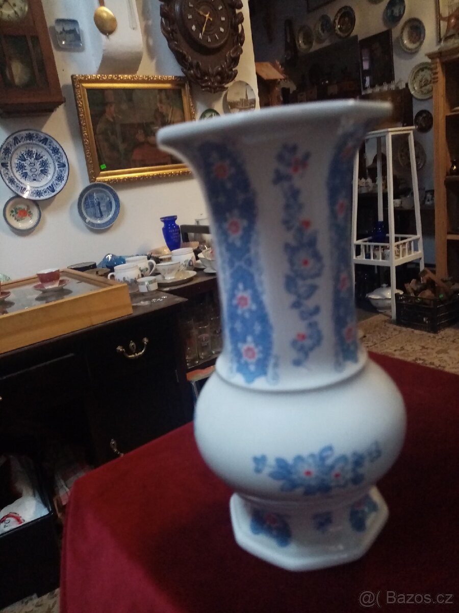 Starožitná porcelánová váza - 11