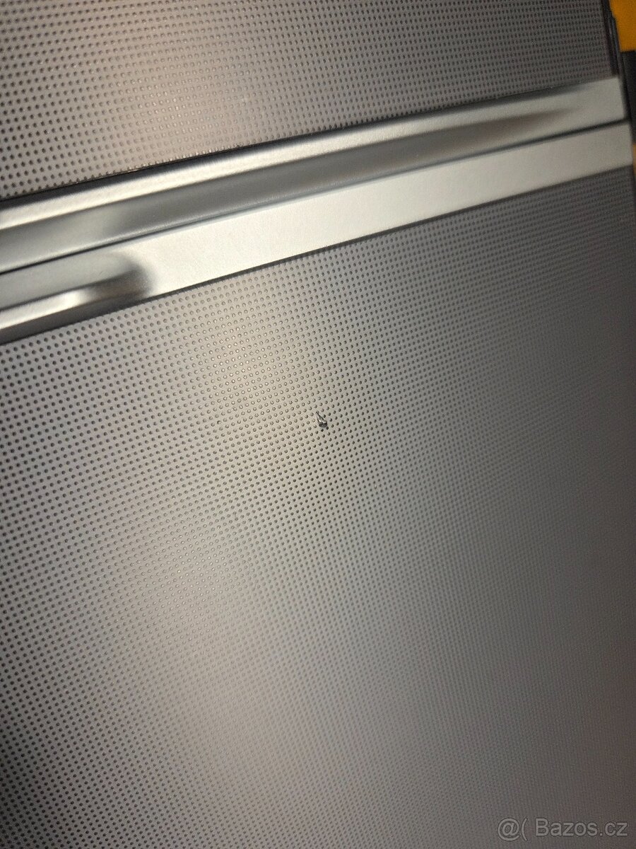 Středová konzole Tesla Model 3 - použitá - 11