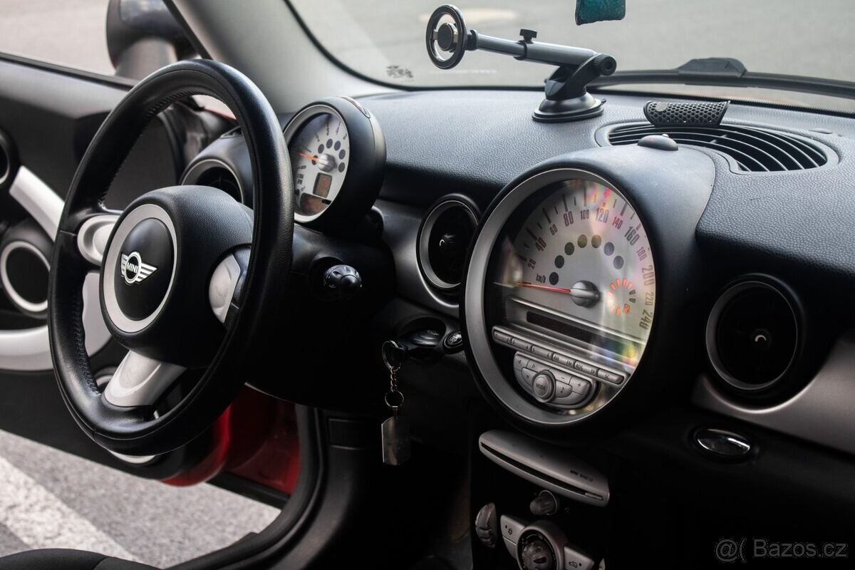 Mini Cooper 1.6 88kW (2007) - 11
