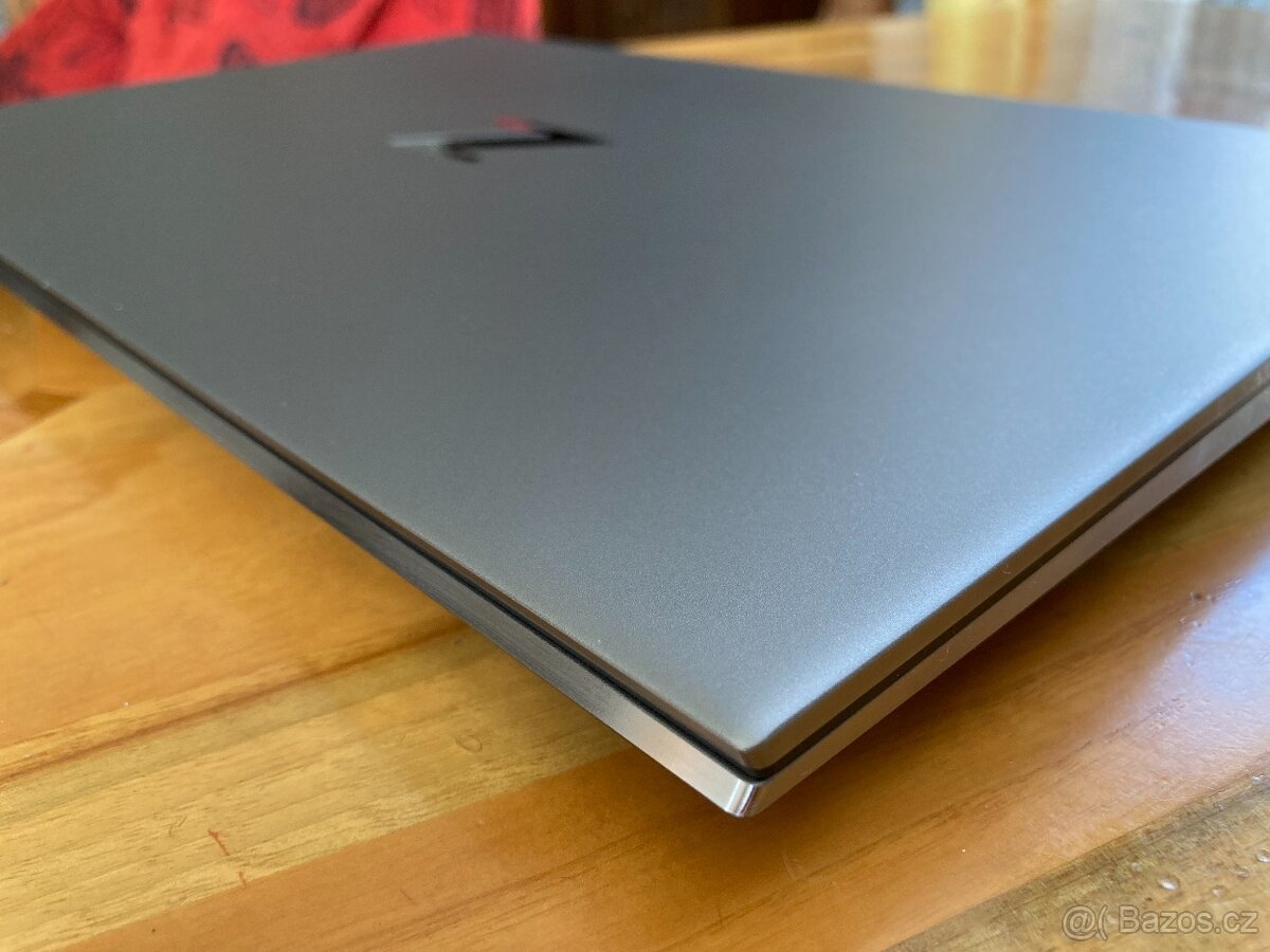 HP ZBook Studio G7 TOP stav i7-10750H NVIDIA T1000 15.6 16GB - 11