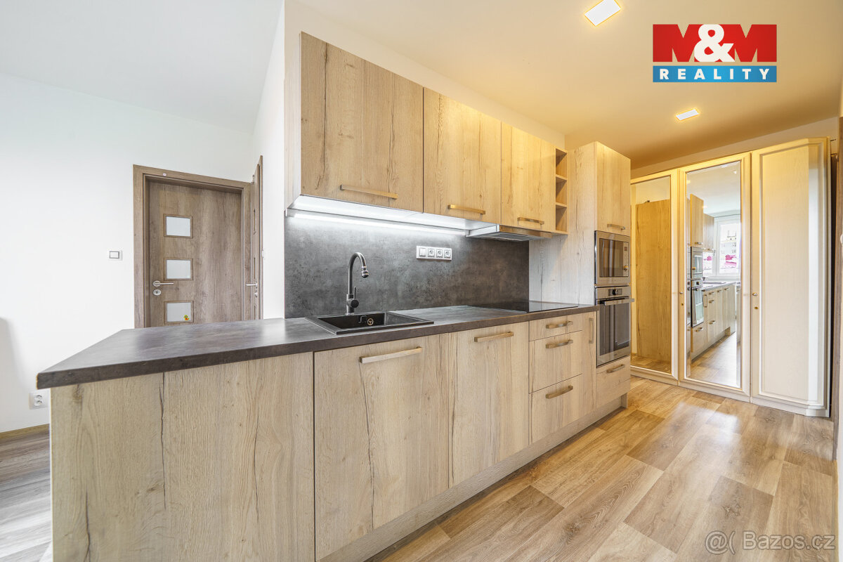 Prodej bytu 3+1, 58 m², Nová Role, ul. Nádražní - 11