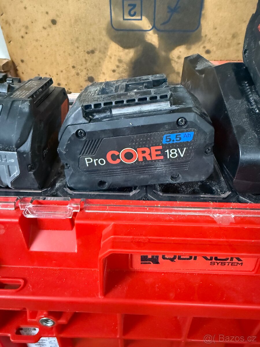 aku Bosch SDS plus, uhlová bruska, akumulátory, vysavč - 11