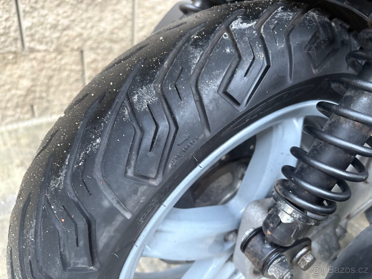 Aprilia scarabeo 250 2007 - 11