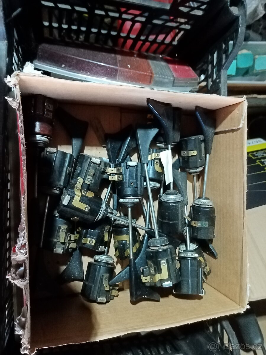 Škoda směs dílů - 11