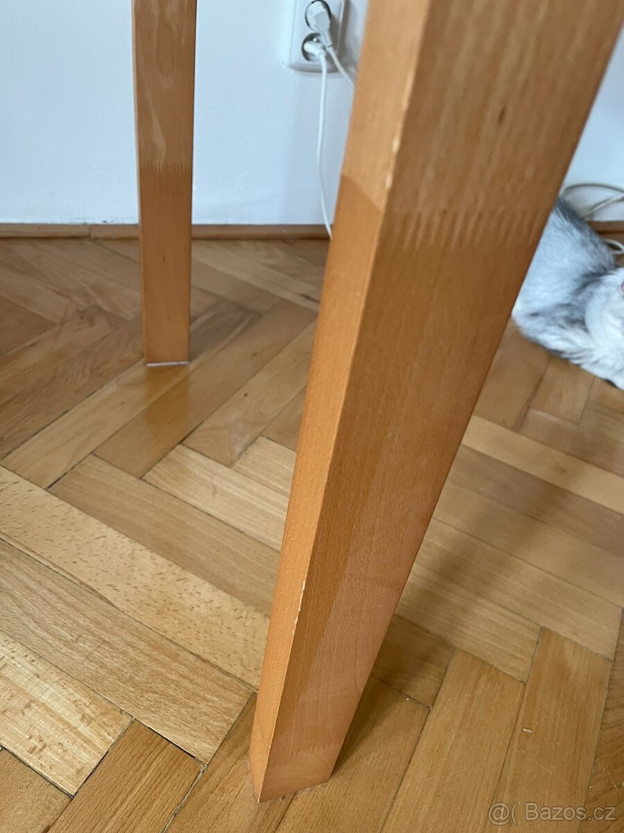 Rozkládací jídelní stůl + dvě židle - 11