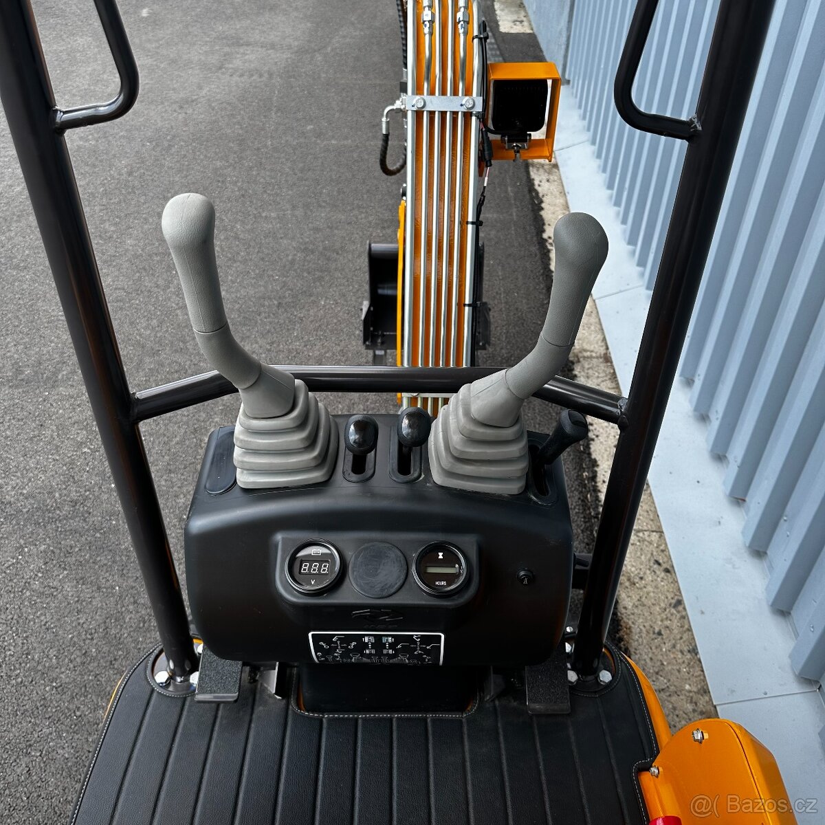 Minibagr RYPEX RP8M2 TOP stroj - 11