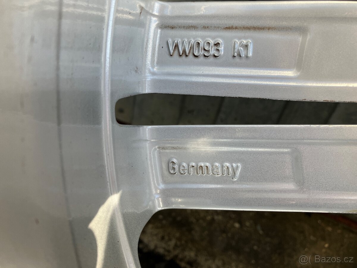 Koncernová alu kola VW 7x17" ET-49, pneu Bridgestone 225/45 - 11