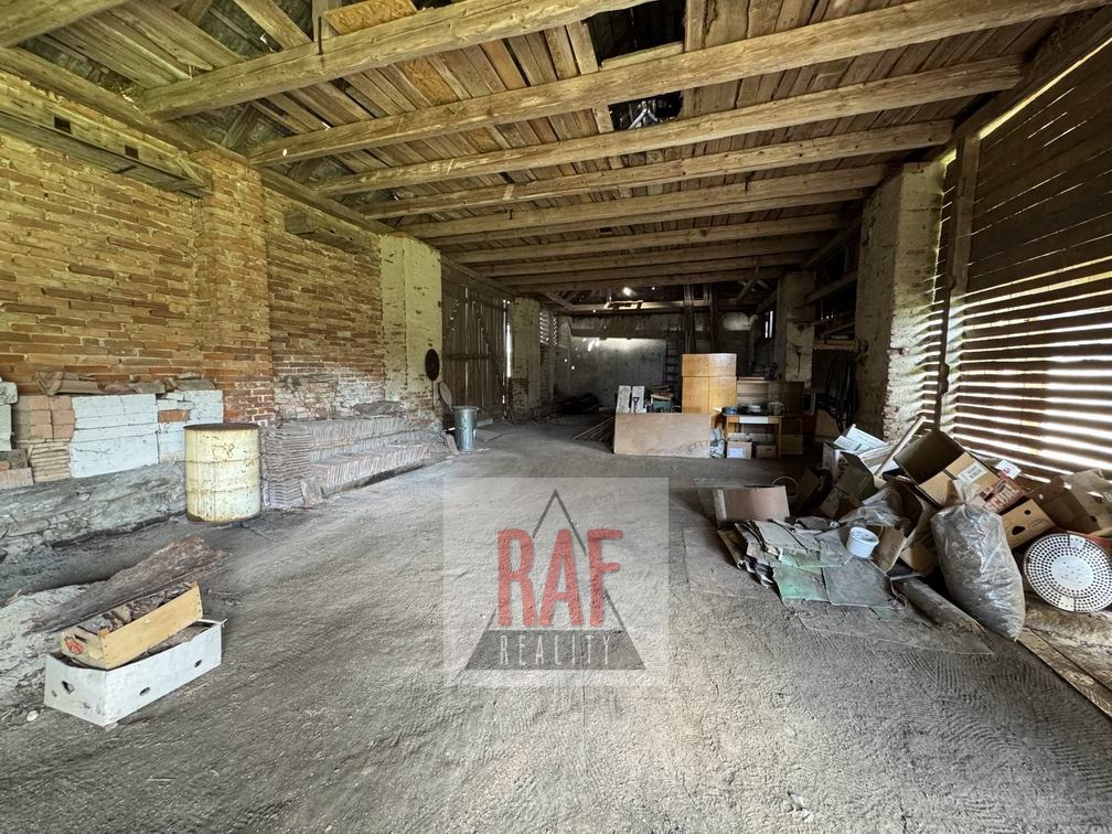 Prodej - zemědělská usedlost, stodoly, pozemky - Moravec - 11