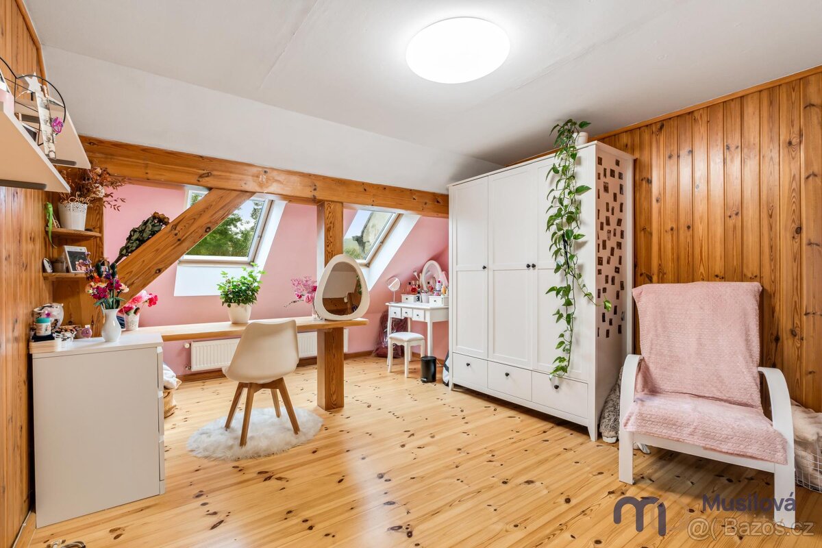 Prodej rodinného domu 126 m2 a zahradou 1344 m2 - 11