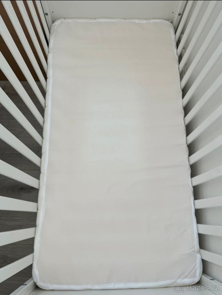 Dřevěná postýlka. - 11