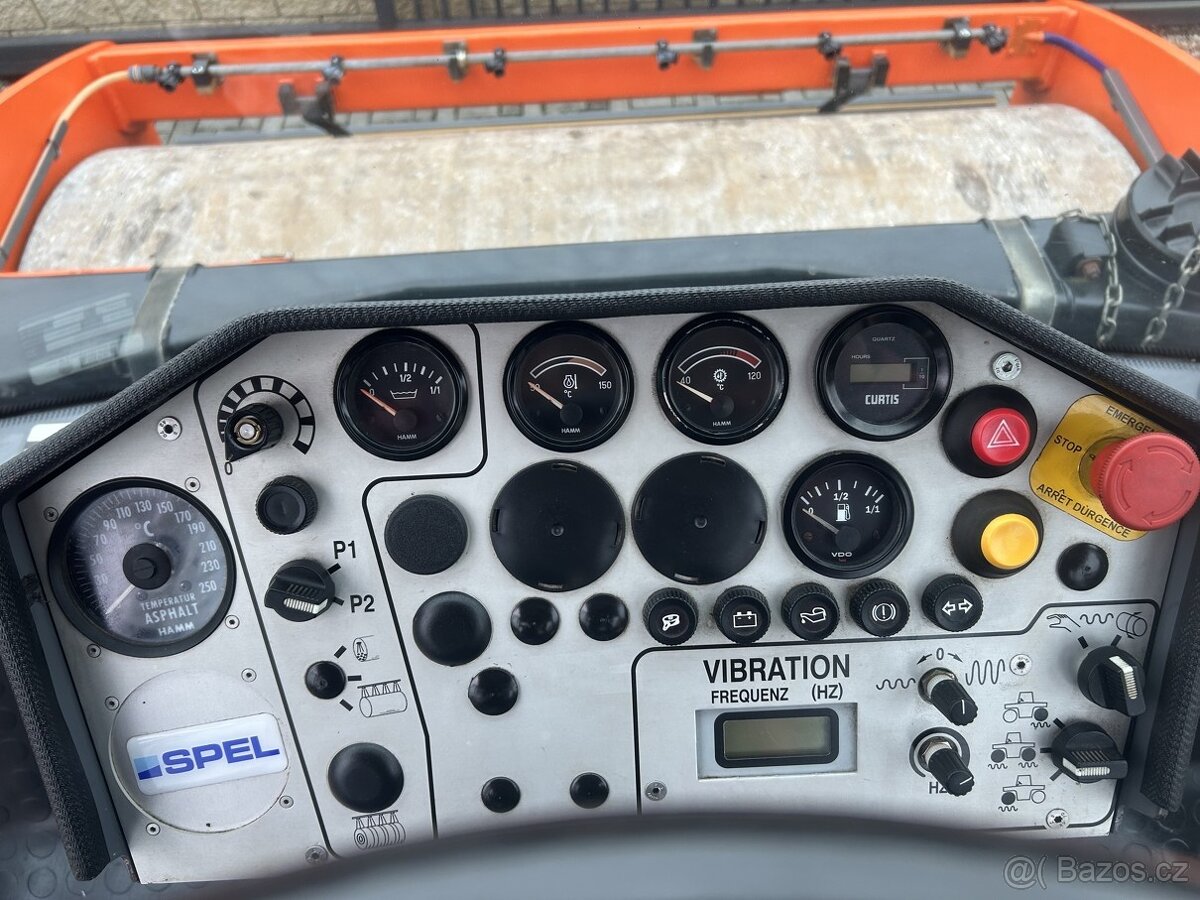 HAMM HD 130 vibrační válec - 11