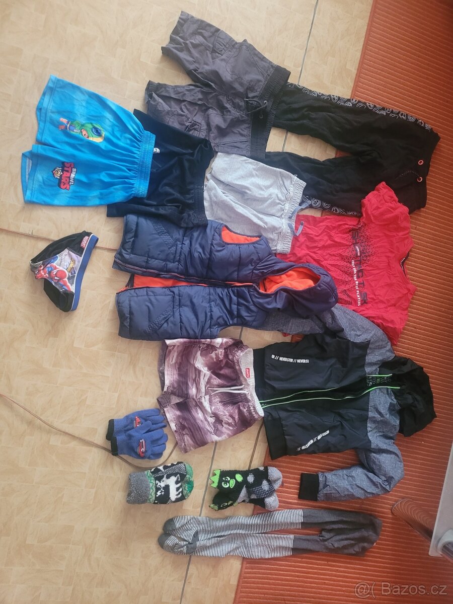 hracky,hry,knihy,boty,obleceni,boby,kolobezka vse dohromasy - 11