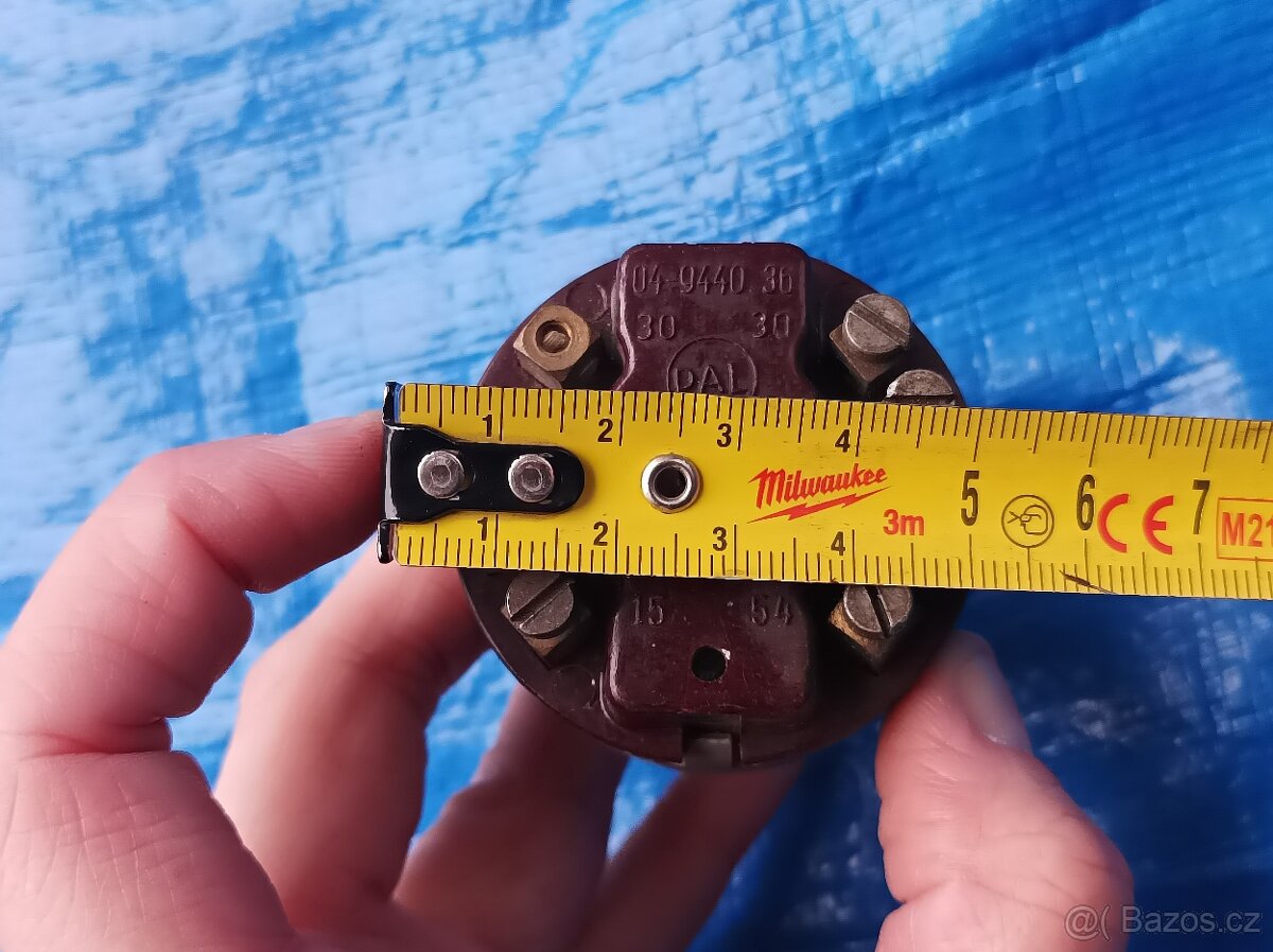 Spínací skříňka s klíčkem PAL - 11