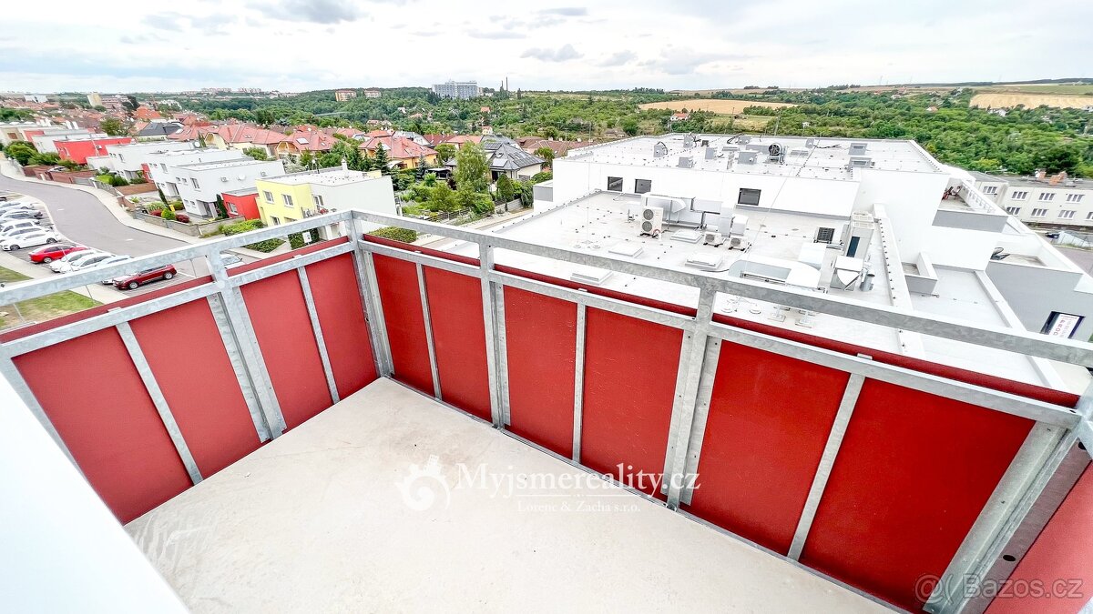 Pronájem bytu s garážovým stáním 1+1 41 m², Znojmo, ul. Kosm - 11