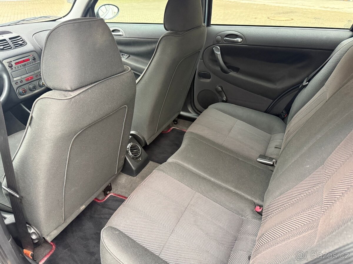 Alfa Romeo 147, 1.9JTD 85kw 5dv L+Z kola - 11