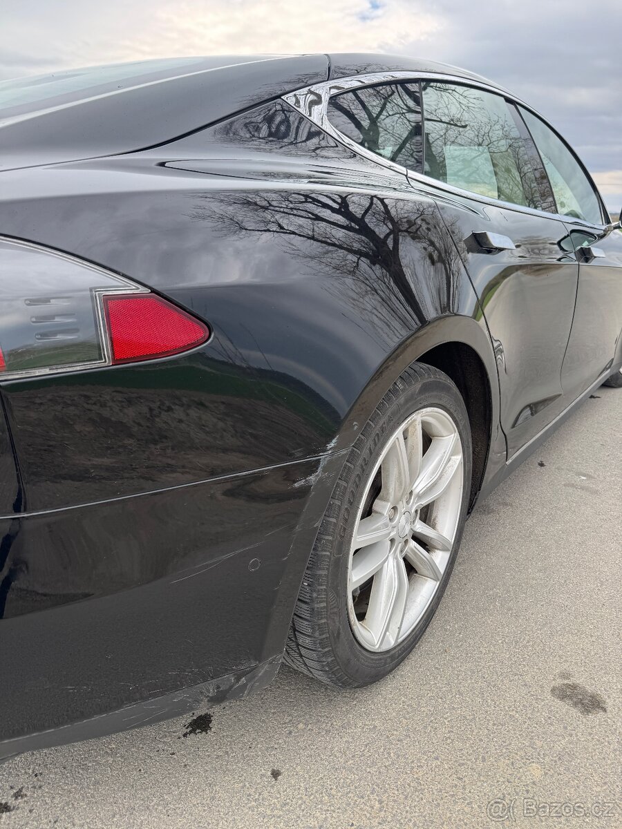 Tesla model S 85D FREE supercharging - 11