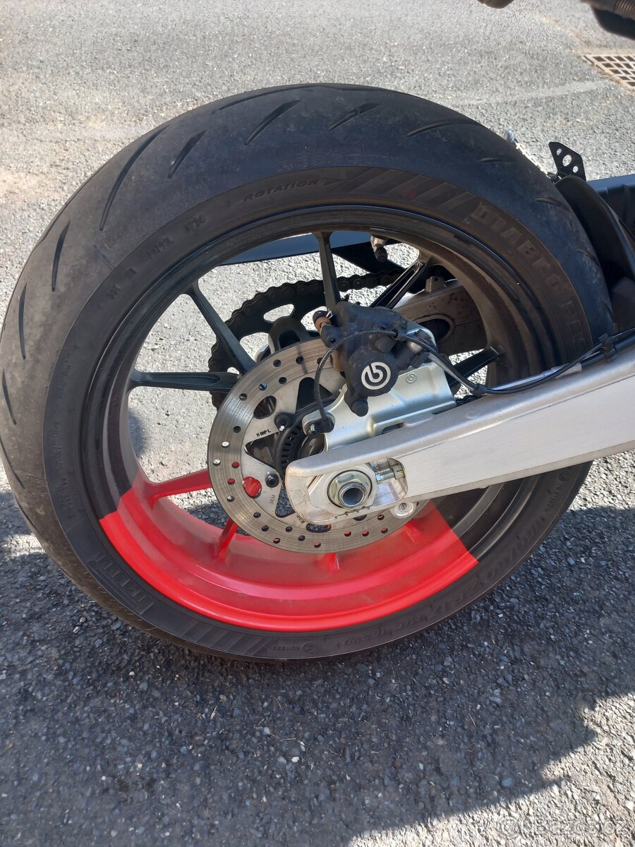 Ducati hypermotard 698 - 11