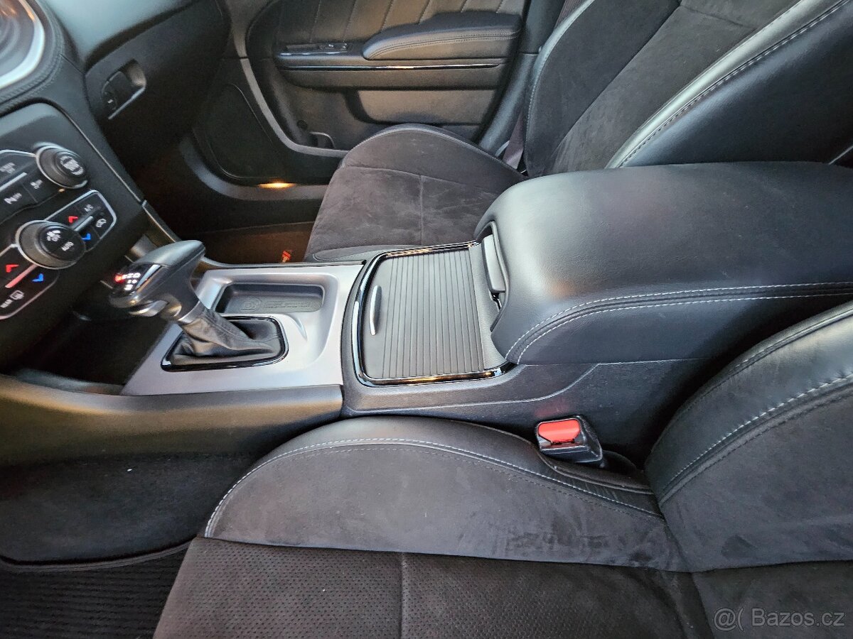 Dodge Charger 5.7 R/T Plus Black Night - 11