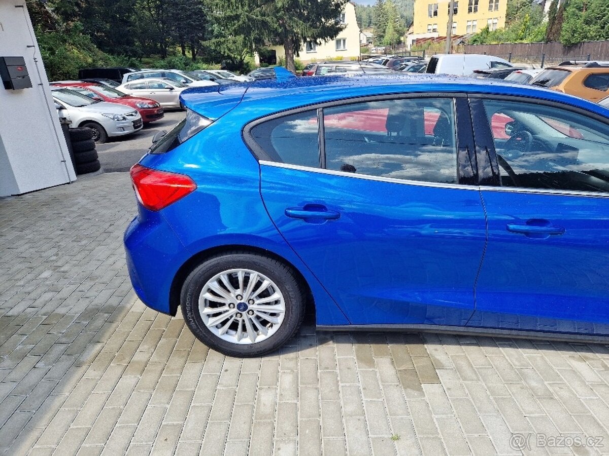 FORD FOCUS Titanium, r. v. 2020, plný servis - 11