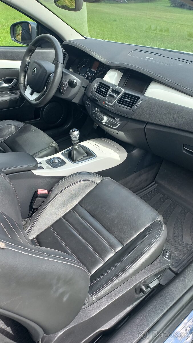 Laguna Coupe Monaco GP 2.0 DCI 180 GT - 11