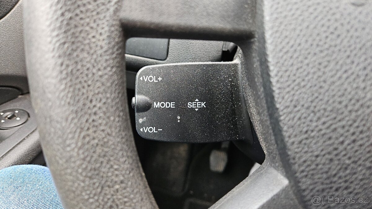 FORD FOCUS 1.6 i 16V - 11