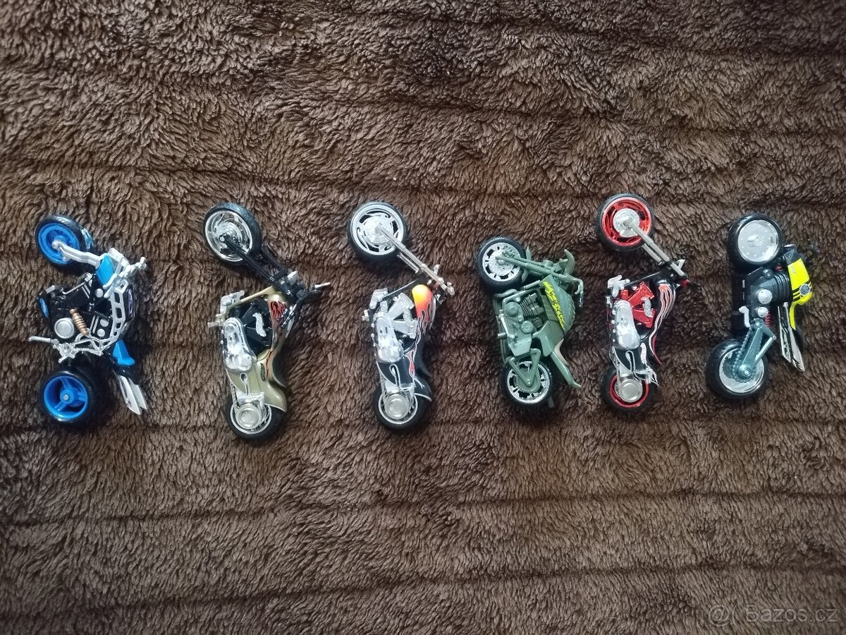 Modely motorek 1:18 Maisto - 11