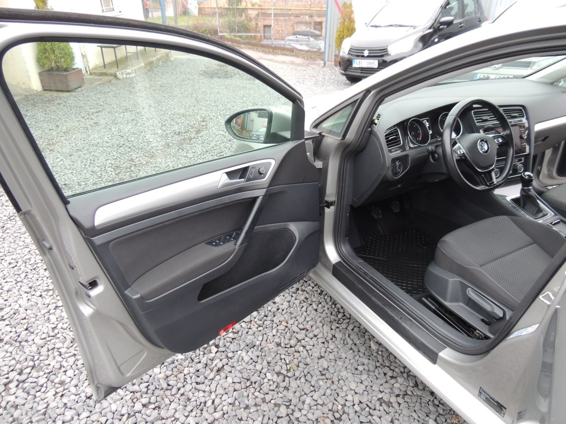 VW Golf Variant 1.6TDi,85kw,2018,2.maj.-21%DPH - 11