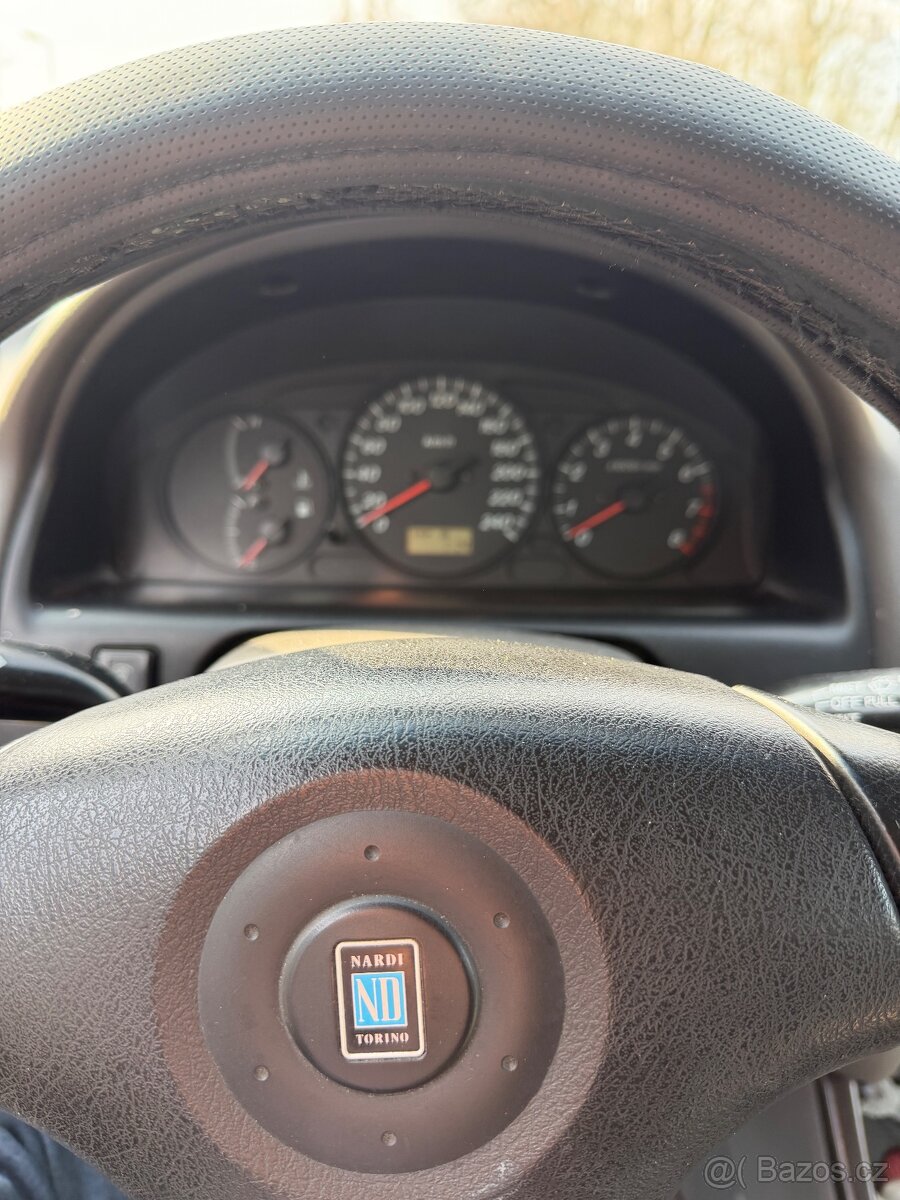 Prodej vozů Mazda 626 - 11