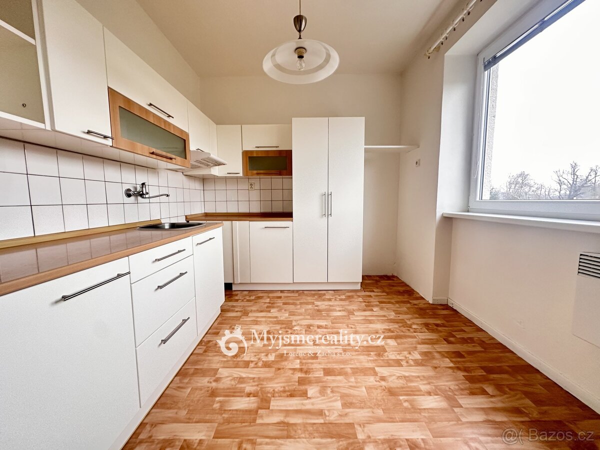 Prodej bytu 3+1 73 m2, užitná plocha 95 m2 + pozemek/zahrada - 11