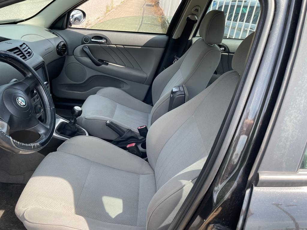 Alfa Romeo 147 1.9jtd - 11