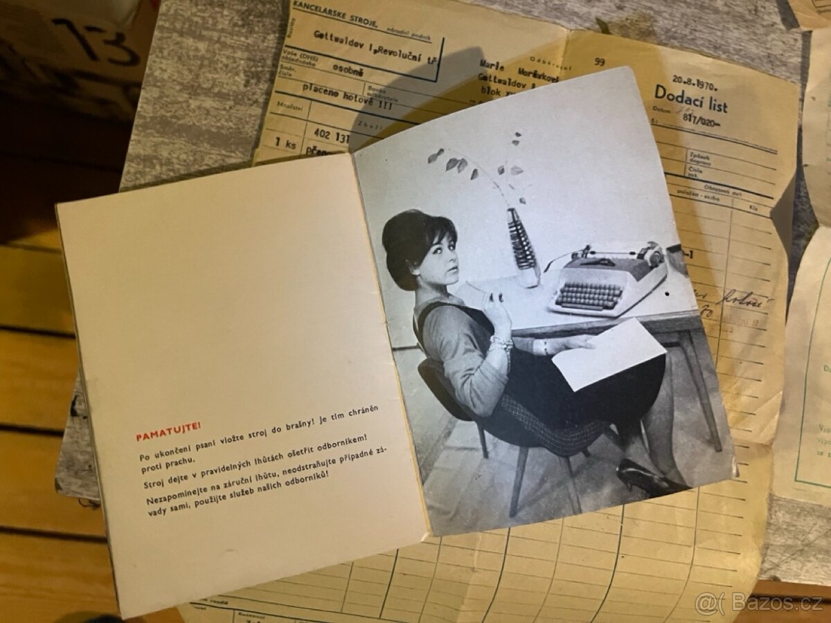 Přenosný psací stroj Consul 221.1 (r.1970) – sběratelský set - 11