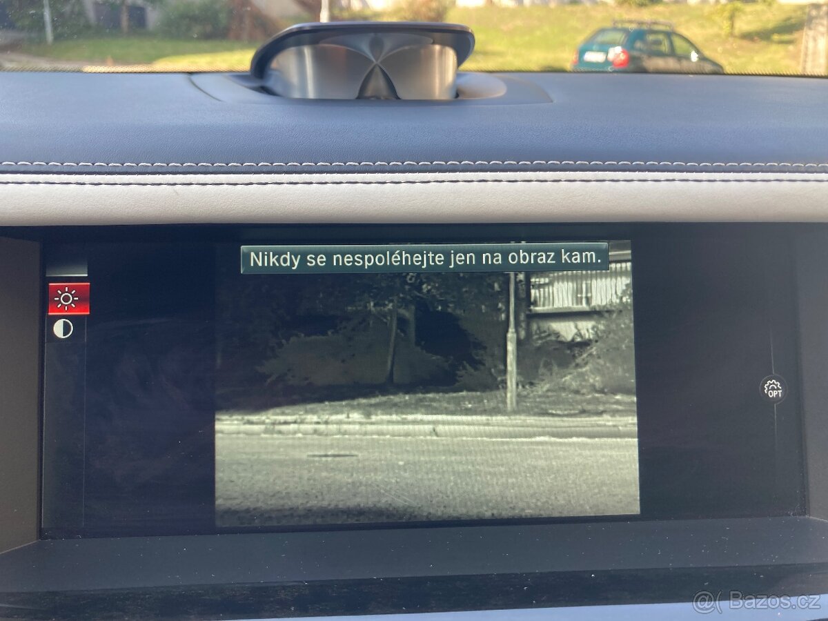 BMW Řada 7 F01 750i V8 330kW X-Drive M-paket - 11