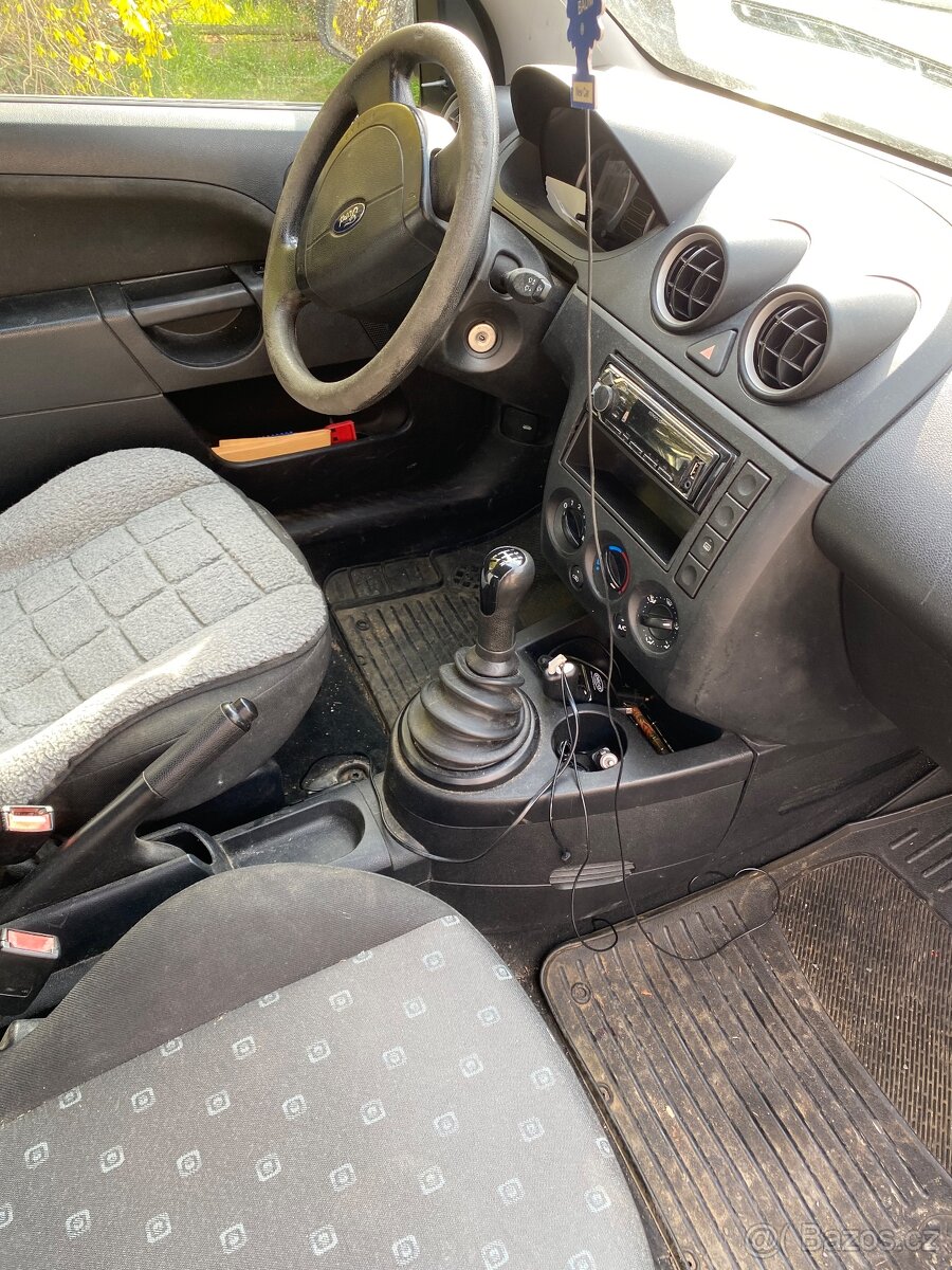 Ford fiesta - 11