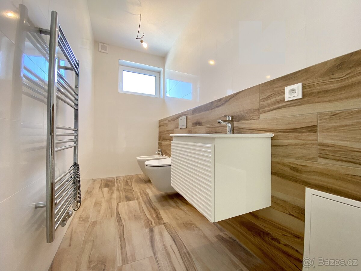 Prodej rodinného domu 5+kk, 165 m², Pozemek 451 m², Garáž - 11