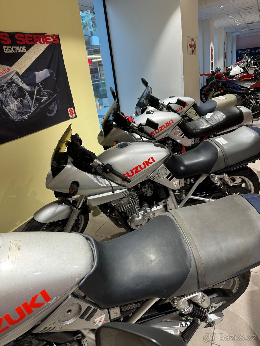 Prodám 4 ks suzuki katana GSX 250,400,750,1100 S - 11