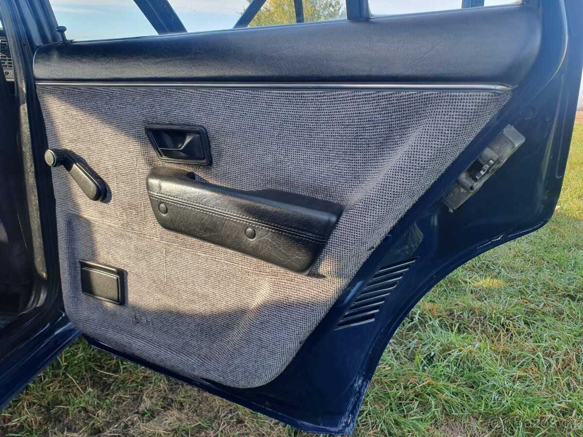 Predám VW PASSAT 1.6 D veterán - 11