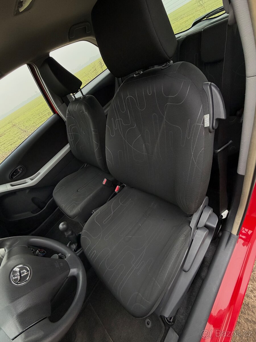Toyota Yaris 1.0 VVT-i - 11
