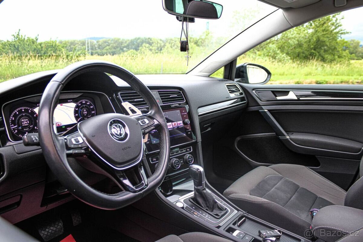 Volkswagen Golf Variant 1.5 TGI Highline DSG - 11