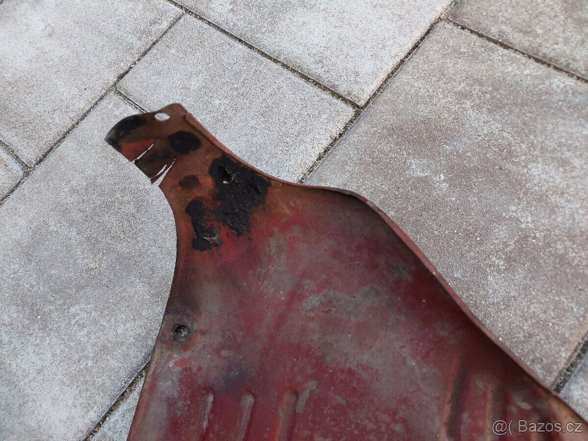 Jawa 550 parez - podsedlovy plech - 11