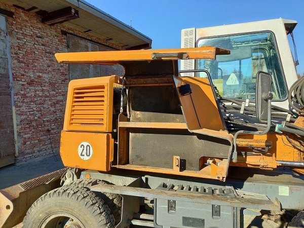 12t kolové rypadlo Liebherr A310 B + příslušenství - 11