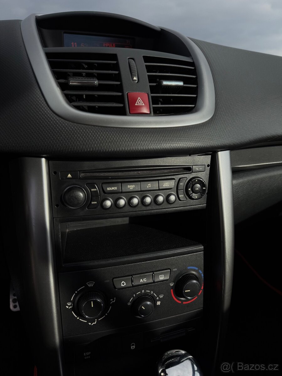 Peugeot 207cc 1.6i - 11