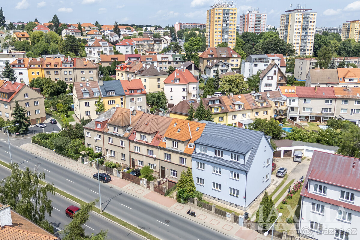 Dům 6 a více o ploše 390 m2 - Praha, Kobylisy - 11