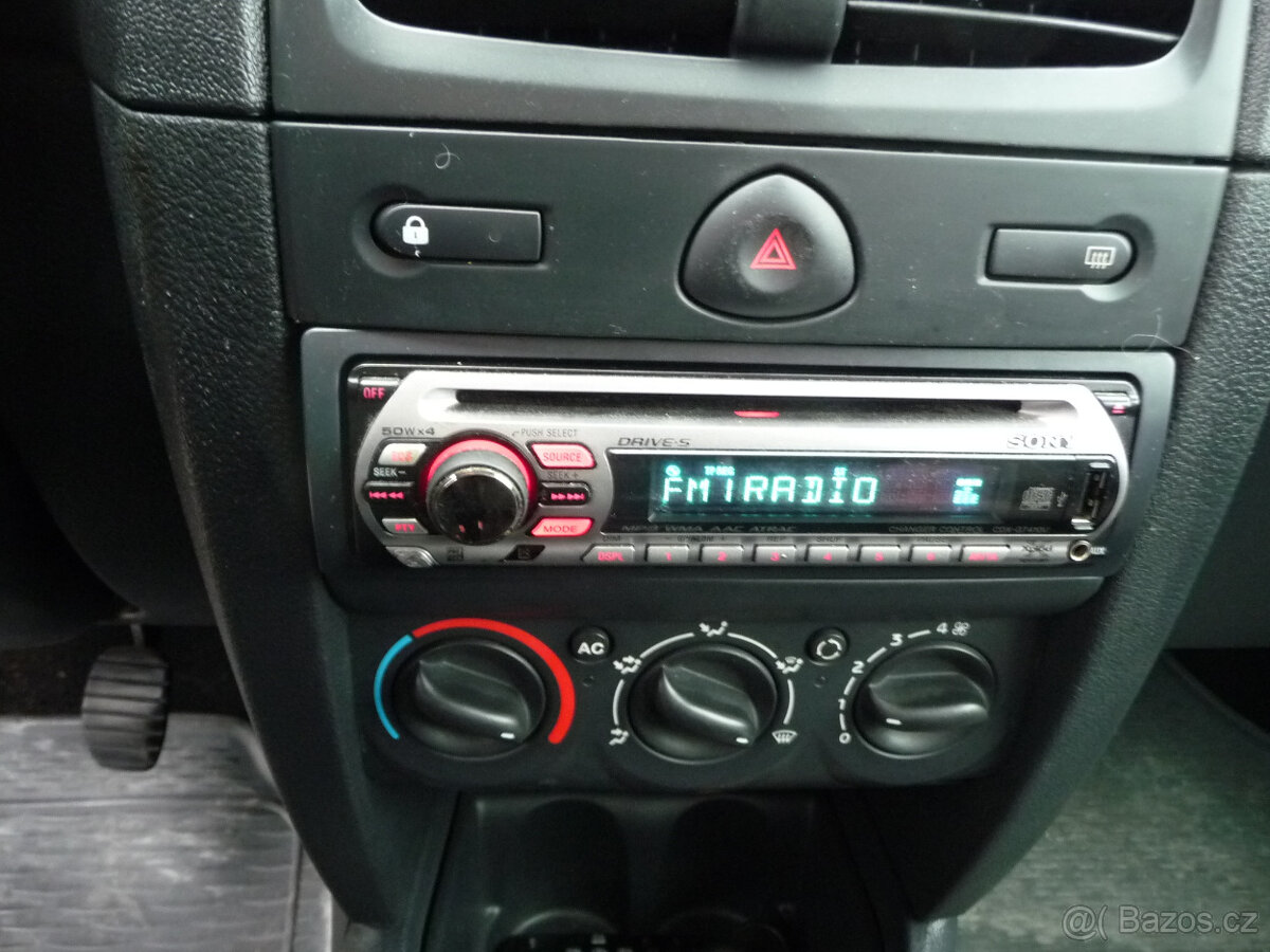 Renault Clio 1.2i najeto 87 200km 1.majitel koup.v čr - 11