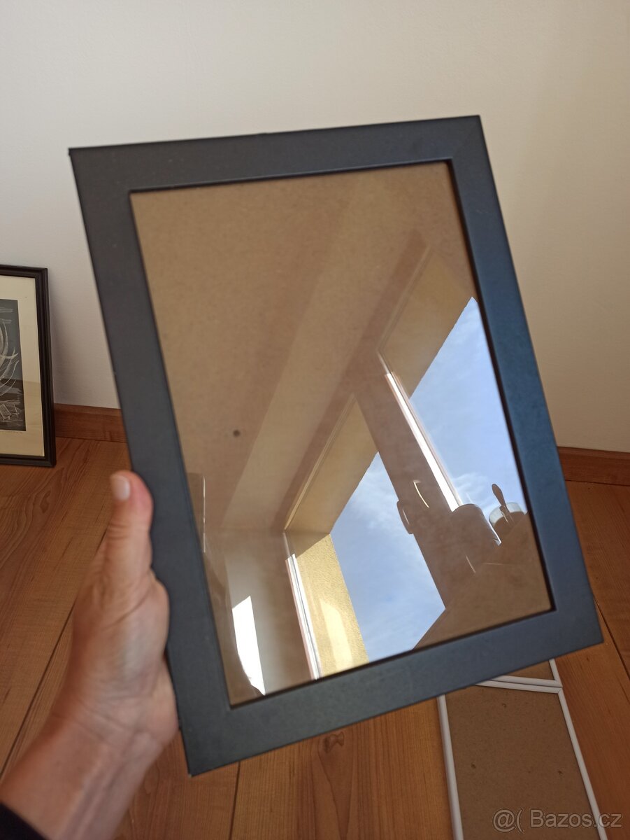 8ks rámečky na obrázky/ cena za vše - 11