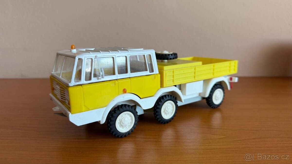 ITES - Staré hračky 5x AUTA - Tatra, Tank , Škoda a pod - 11