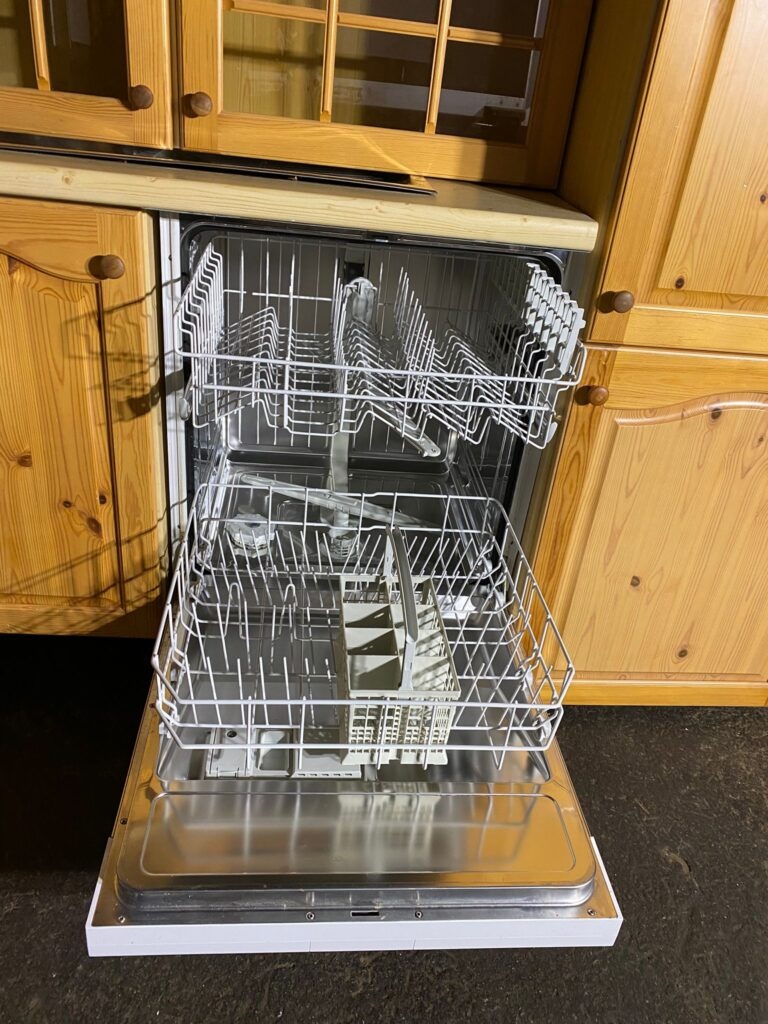 Kuchyňská linka se spotřebiči dovezena z Německa - 11