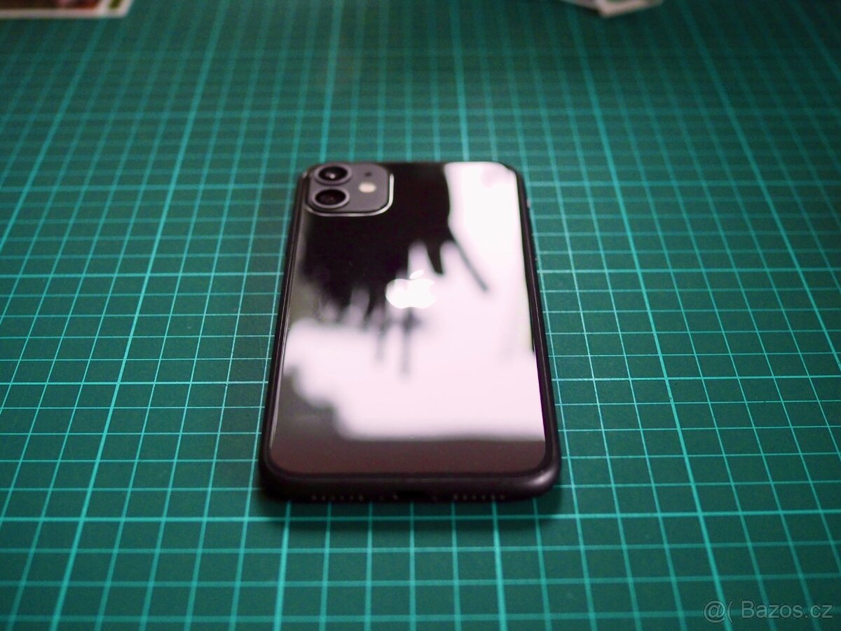 Apple iPhone 11 - 128 GB (Black) - 11