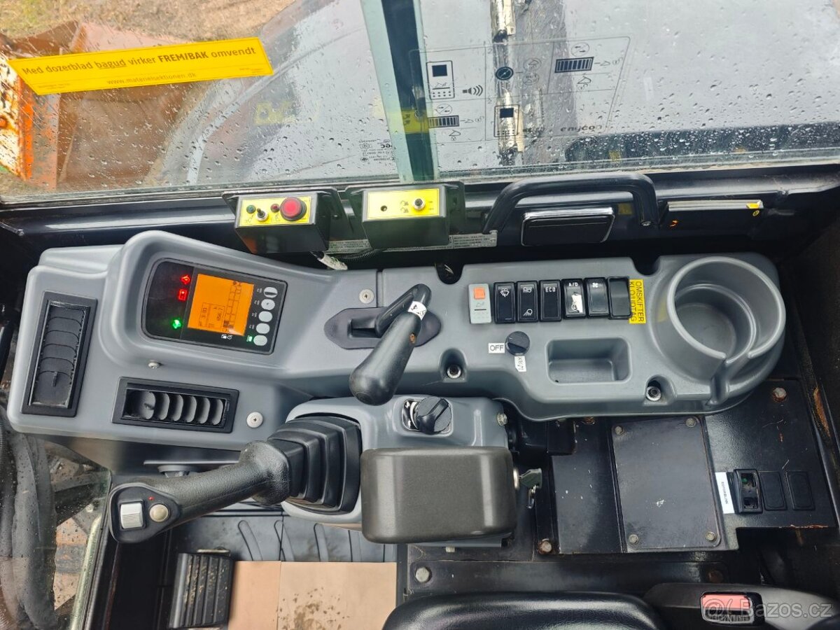 Pásový minibagr Yanmar VIO50-6A - 11