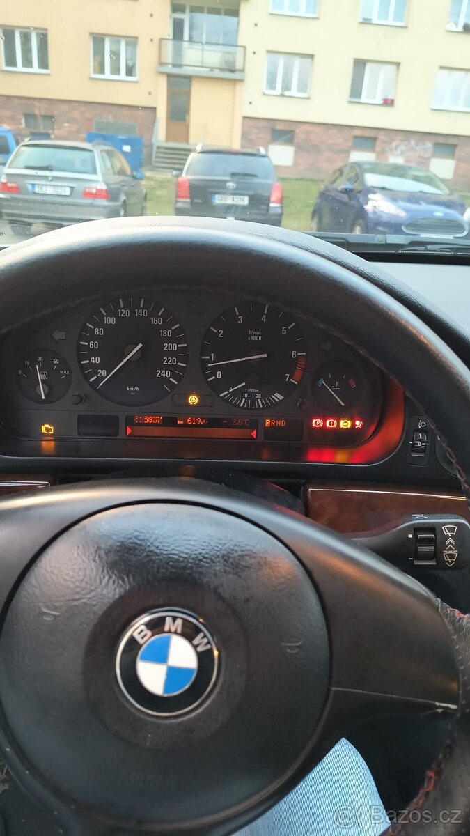 BMW 520i /110 kw/ Automatická převodovka - 11