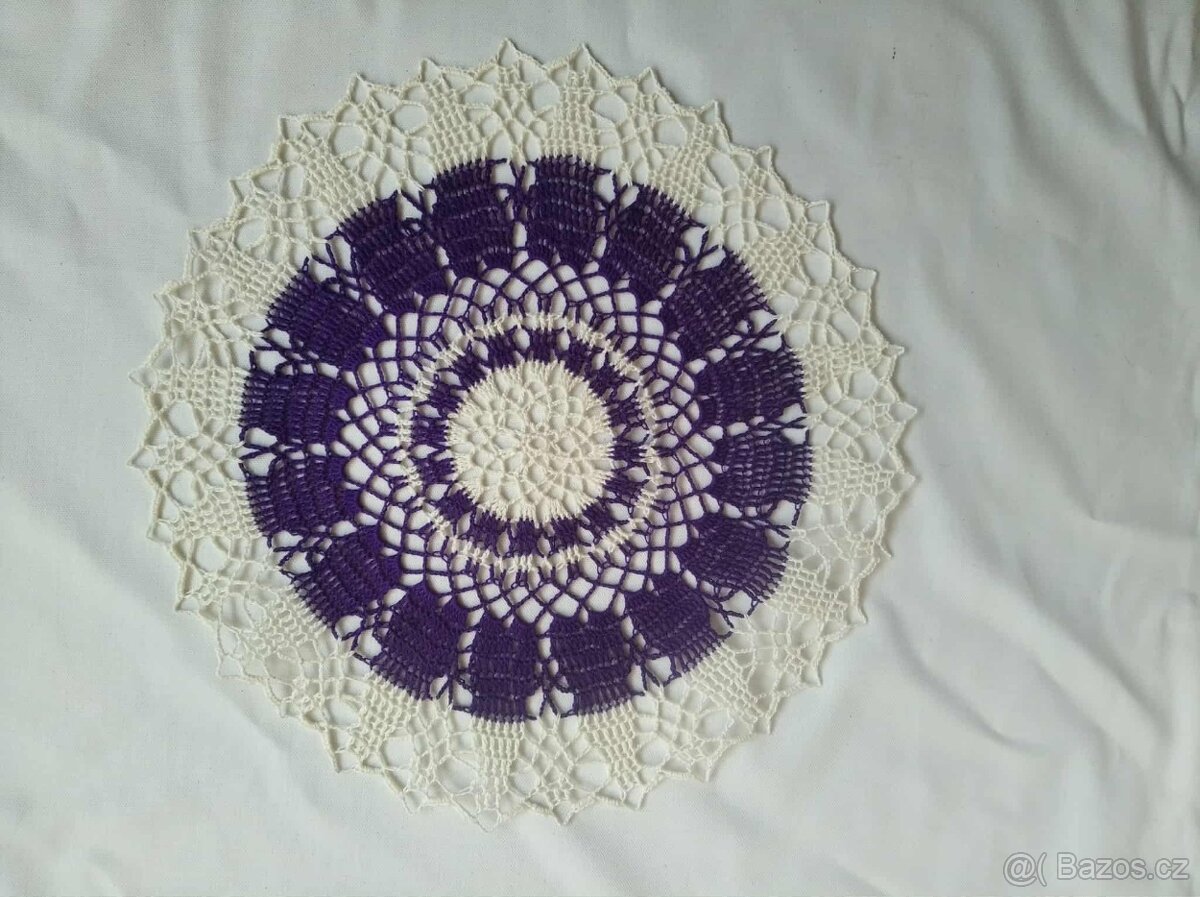 Ručně háčkované bavlněné naškrobené dečky 35 - 38 cm - 11